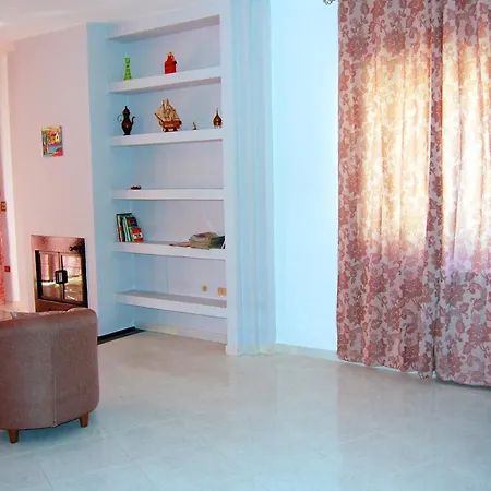 With 3 Bedrooms In With Wonderful City View And Furnished Balcony 50 Km From The Slopes *