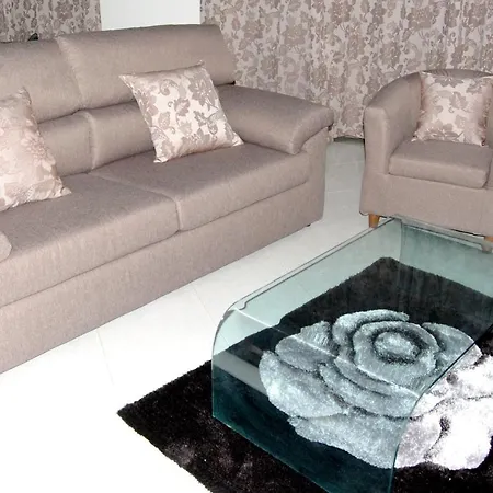 With 3 Bedrooms In With Wonderful City View And Furnished Balcony 50 Km From The Slopes *