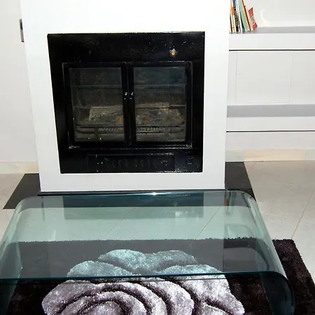شقة With 3 Bedrooms In With Wonderful City View And Furnished Balcony 50 Km From The Slopes