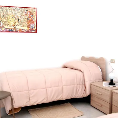 With 3 Bedrooms In With Wonderful City View And Furnished Balcony 50 Km From The Slopes *