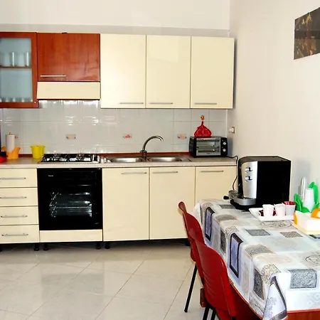 شقة With 3 Bedrooms In With Wonderful City View And Furnished Balcony 50 Km From The Slopes