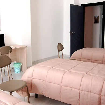 شقة With 3 Bedrooms In With Wonderful City View And Furnished Balcony 50 Km From The Slopes Fardella