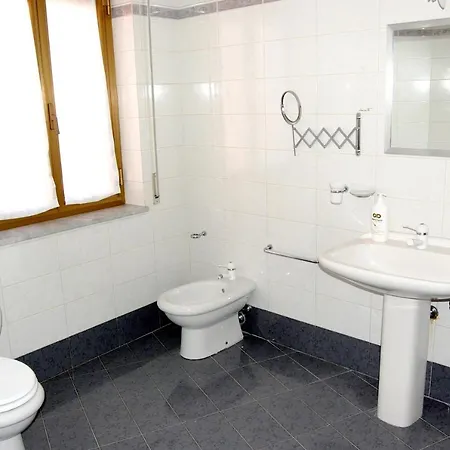With 3 Bedrooms In With Wonderful City View And Furnished Balcony 50 Km From The Slopes *