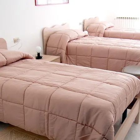 With 3 Bedrooms In With Wonderful City View And Furnished Balcony 50 Km From The Slopes Fardella